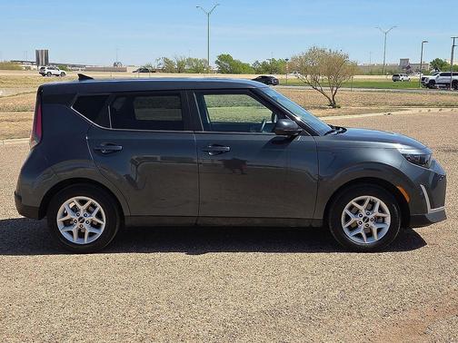 Gravity Gray 2025 Kia Soul LX