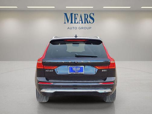 2023 Volvo XC60 B5 Plus Bright Theme