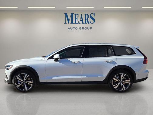 Crystal White Pearl 2026 Volvo V60 Cross Country Plus, B5 AWD Gas (mild hybrid)