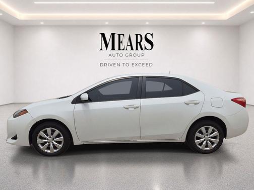 Blizzard Pearl 2018 Toyota Corolla LE