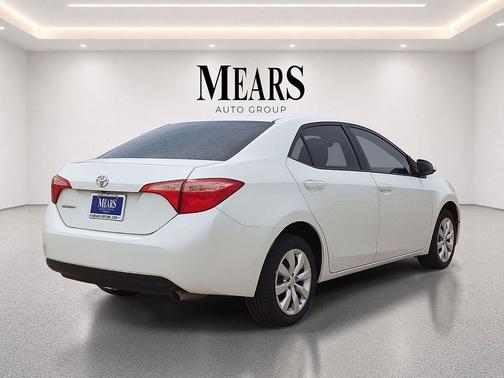 Blizzard Pearl 2018 Toyota Corolla LE