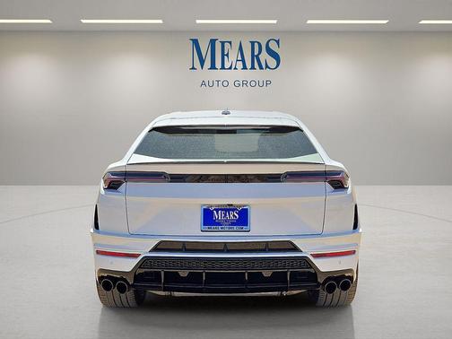 White 2024 Lamborghini Urus S
