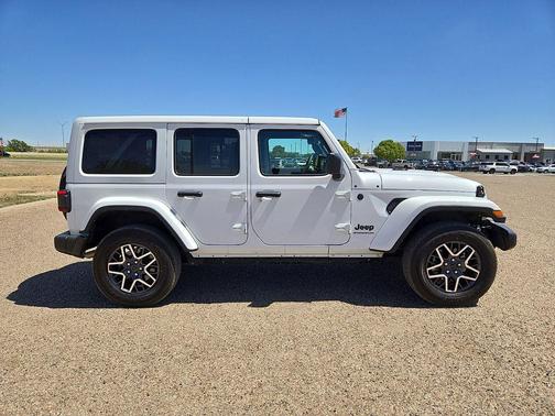 Bright White Clearcoat 2025 Jeep Wrangler 4-Door Sahara 4x4
