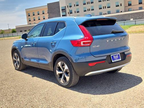Fjord Blue Metallic 2025 Volvo XC40 B5 Core Bright Theme