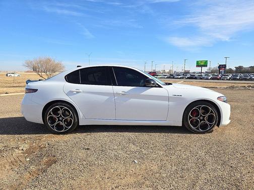 2024 Alfa Romeo Giulia Veloce AWD