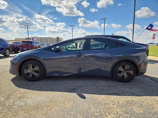 2024 Toyota Prius LE