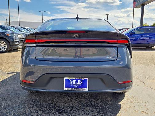 2024 Toyota Prius LE