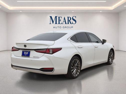 Eminent White Pearl 2024 Lexus ES 300h Ultra Luxury