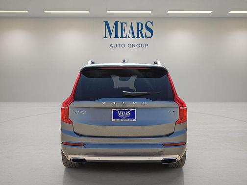 Bright Silver Metallic 2019 Volvo XC90 T6 Momentum