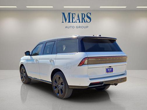 2025 Lincoln Navigator Reserve