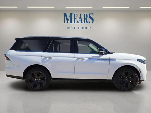 2025 Lincoln Navigator Reserve