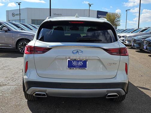 2022 INFINITI QX50 LUXE