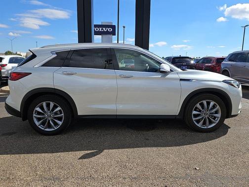 2022 INFINITI QX50 LUXE