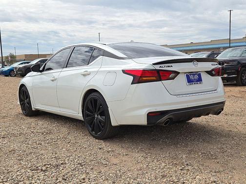 2022 Nissan Altima SR FWD