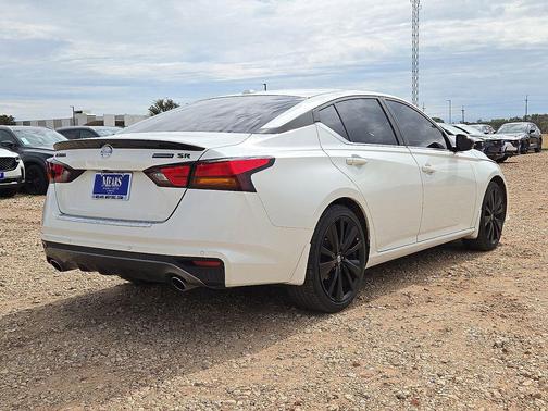2022 Nissan Altima SR FWD