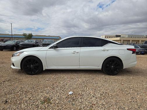 2022 Nissan Altima SR FWD