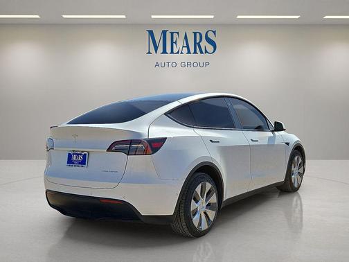 2023 Tesla Model Y Long Range Dual Motor All-Wheel Drive