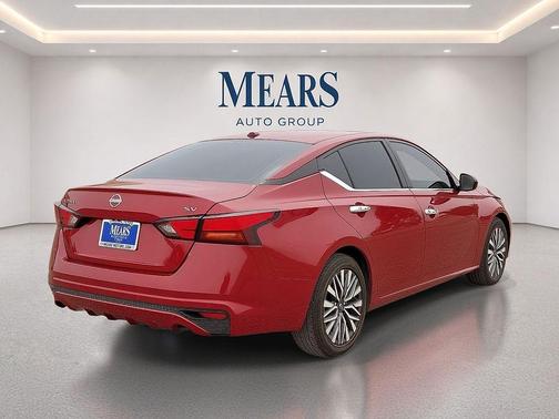 Scarlet Ember 2024 Nissan Altima 2.5 SV