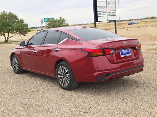 Scarlet Ember 2024 Nissan Altima 2.5 SV