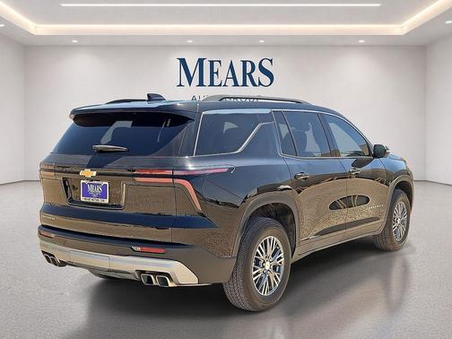 Mosaic Black Metallic 2025 Chevrolet Traverse LT