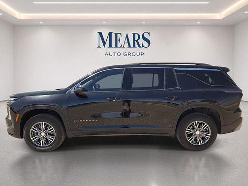 Mosaic Black Metallic 2025 Chevrolet Traverse LT