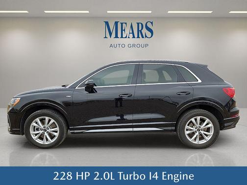 2022 Audi Q3 45 S line Premium