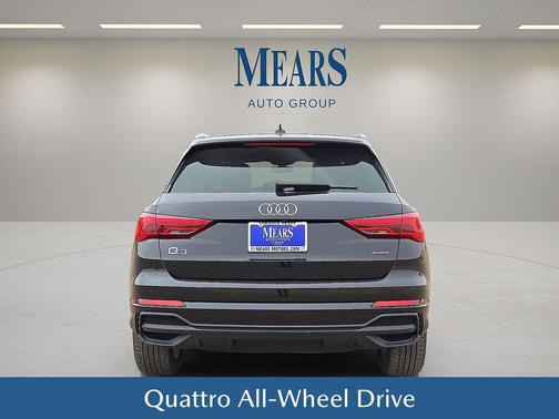 2022 Audi Q3 45 S line Premium