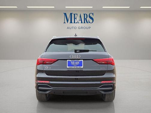 2022 Audi Q3 45 S line Premium