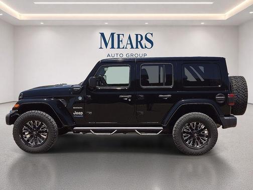 Black Clearcoat 2022 Jeep Wrangler Unlimited 4xe Sahara