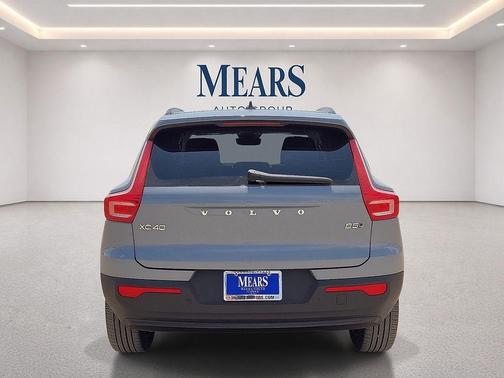 Thunder Grey Metallic 2023 Volvo XC40 B5 Plus Dark Theme