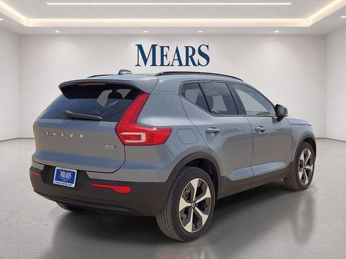 Thunder Grey Metallic 2023 Volvo XC40 B5 Plus Dark Theme