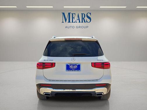 Polar White 2025 Mercedes-Benz GLB 250 4MATIC