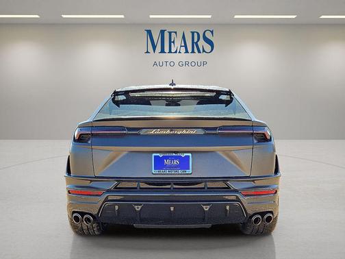 2024 Lamborghini Urus Performante