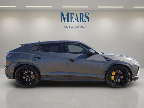2024 Lamborghini Urus Performante