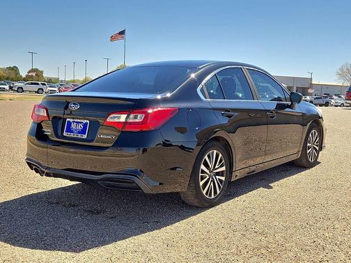 Crystal Black Silica 2018 Subaru Legacy Base