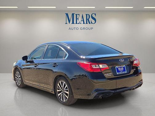 Crystal Black Silica 2018 Subaru Legacy Base