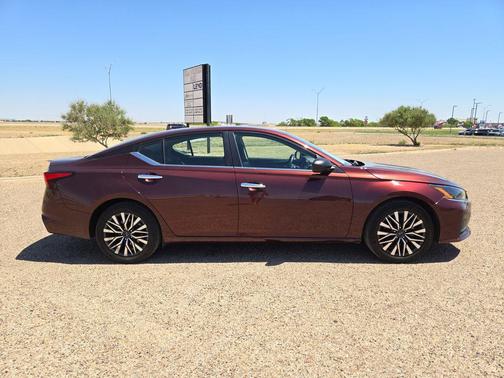 Garnet Pearl Metallic 2024 Nissan Altima 2.5 SV