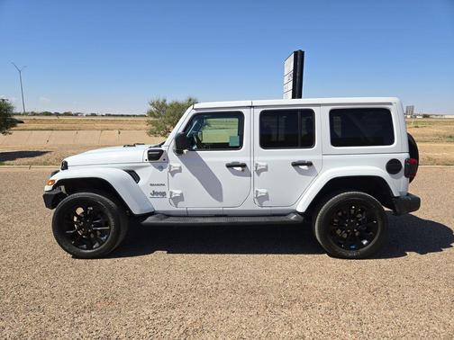 Bright White Clearcoat 2023 Jeep Wrangler 4xe Sahara