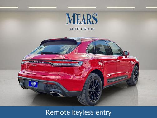 2022 Porsche Macan Base