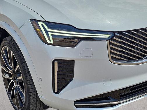Crystal White Pearl 2026 Volvo XC90 Plus, B6 AWD Gas (mild hybrid), Gasoline, Bright, 7 Seats