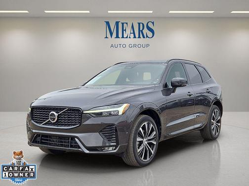 2023 Volvo XC60 B5 Plus Dark Theme