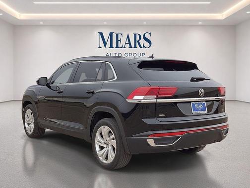 Deep Black 2020 Volkswagen Atlas Cross Sport 2.0T SEL