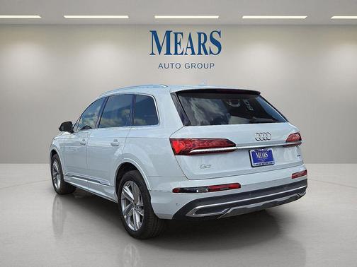2022 Audi Q7 55 Premium Plus