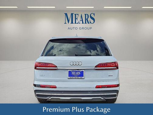 2022 Audi Q7 55 Premium Plus