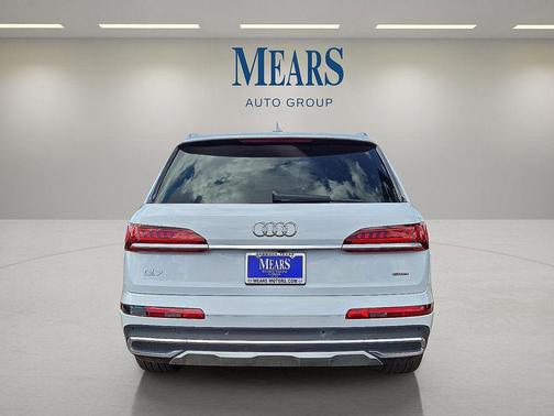 2022 Audi Q7 55 Premium Plus