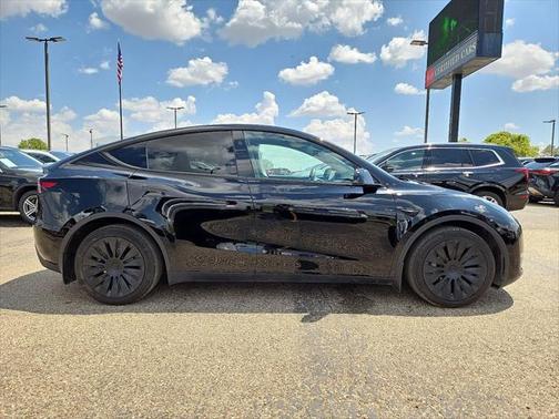 2024 Tesla Model Y Long Range Dual Motor All-Wheel Drive