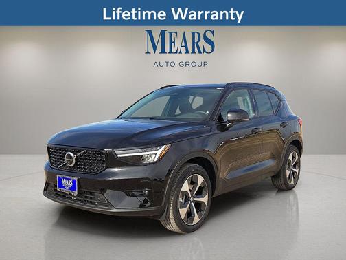 2026 Volvo XC40 B4 Plus