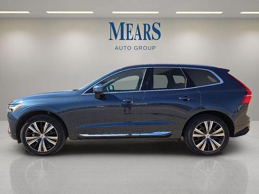 2023 Volvo XC60 B5 Plus Bright Theme