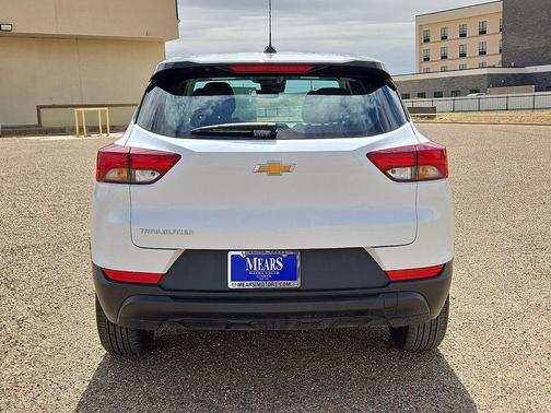Summit White 2024 Chevrolet Trailblazer LS