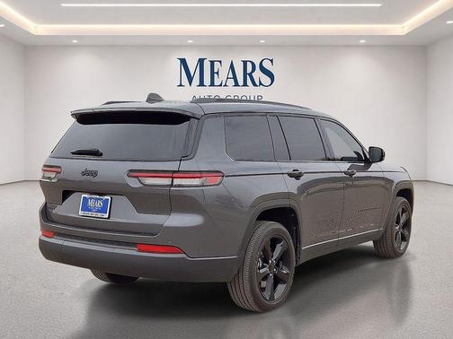 Baltic Gray Metallic Clearcoat 2024 Jeep Grand Cherokee L Altitude